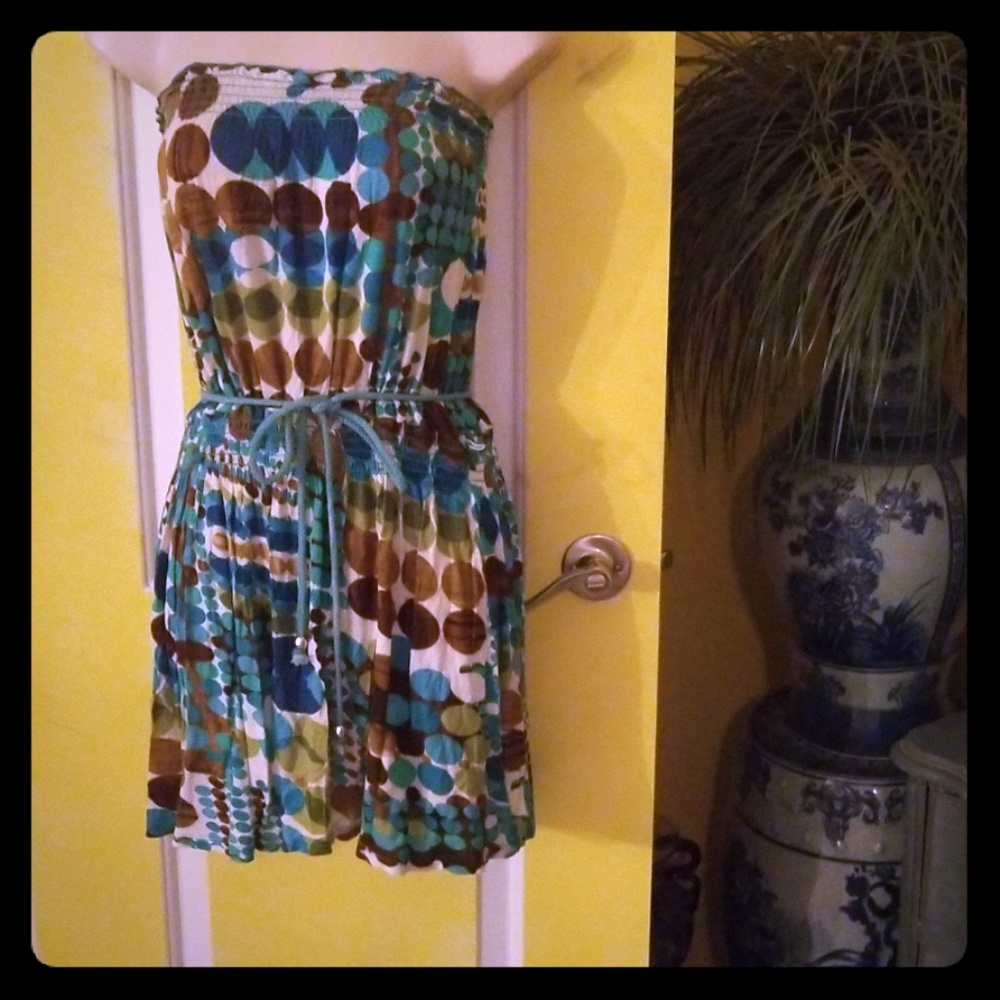 💙Flattering 💙 Multi-Color Polka Dot Dress